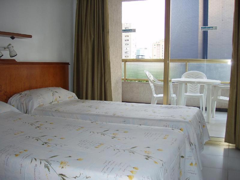 Apartamentos Maria Victoria Бенидорм Номер фото