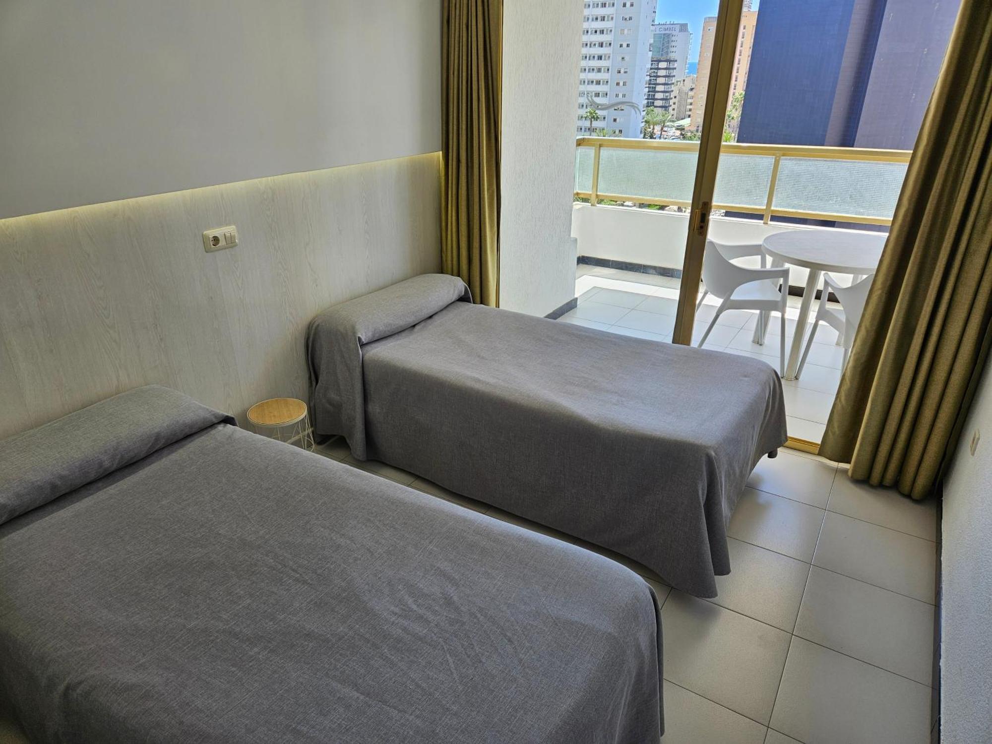 Apartamentos Maria Victoria Бенидорм Экстерьер фото